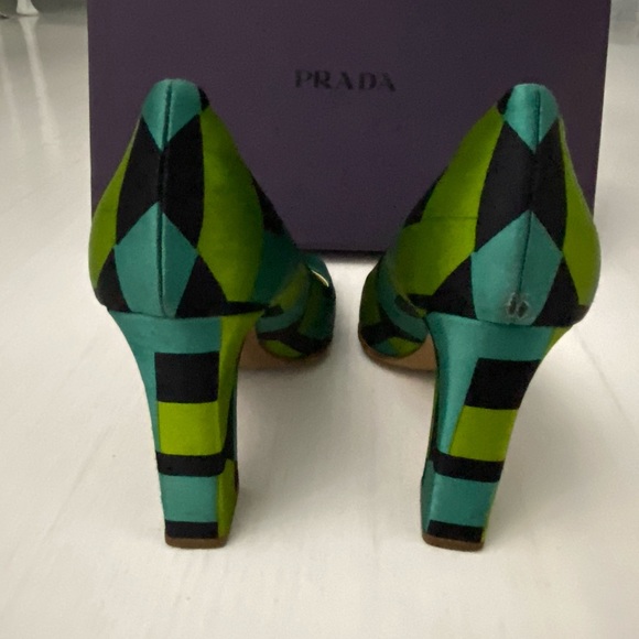 PRADA VINTAGE GRAPHIC PUMPS HEELS MADE IN ITALY 37 - Picture 3 of 11